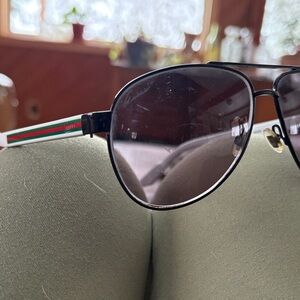Gucci Black Aviator Sunglasses with Green and Red Accents
